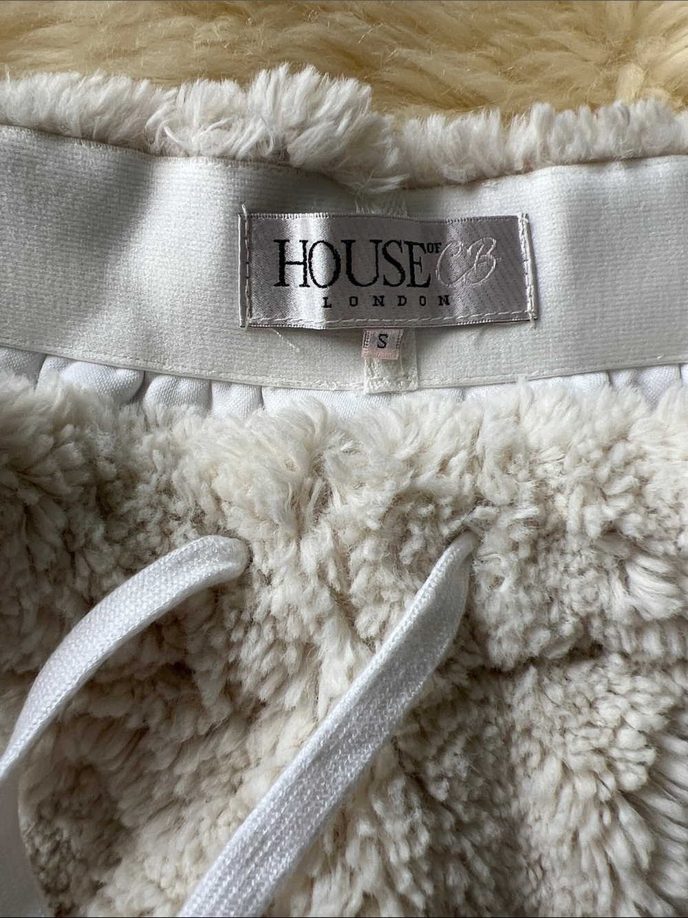 House of CB Shearling Faux Fur Shorts S - Picture 6 of 6